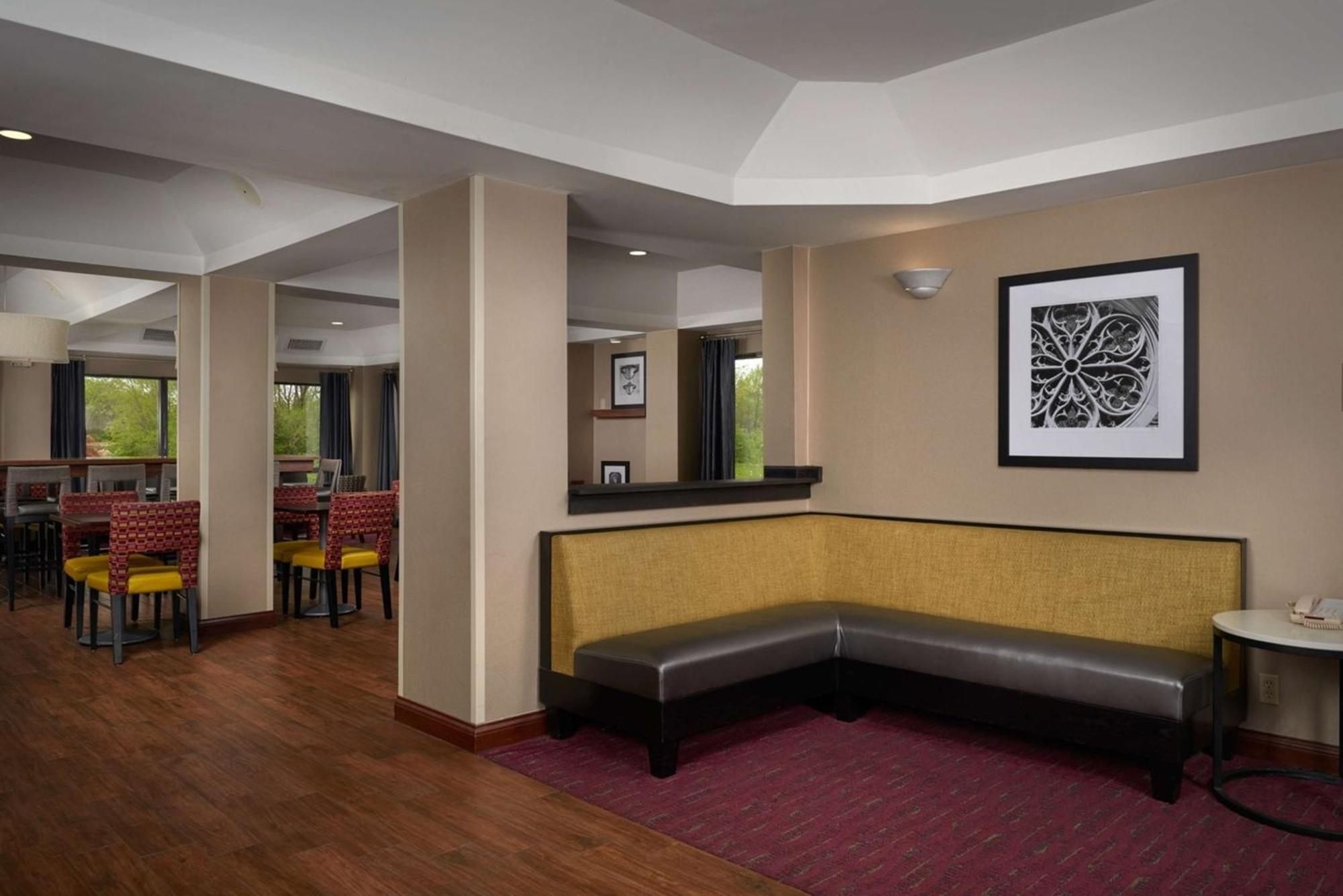Hampton Inn Shelbyville Exteriör bild